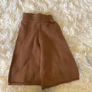 Simple folk. Size 18-24 months